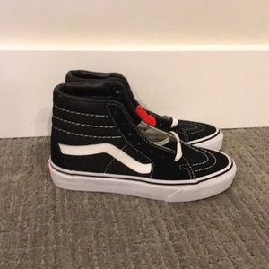Women’s vans black/white high top brand new